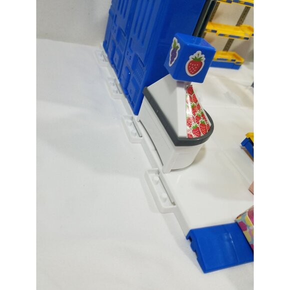 Zuru 5 Surprise Mini Mart Playset With Mini Brands Accessories Incomplete - Picture 16 of 16